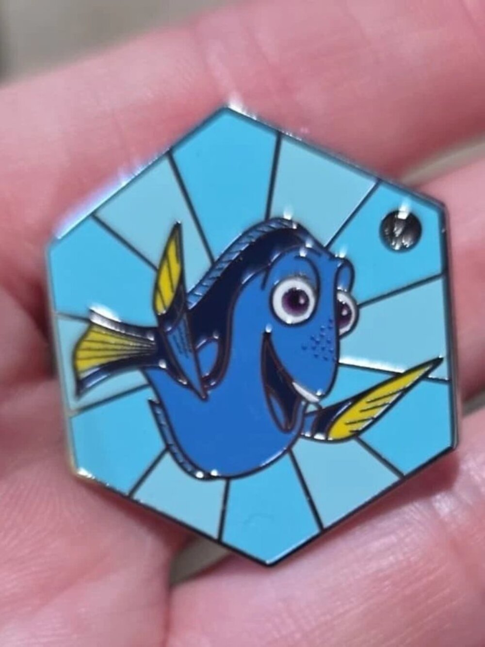 Disney Parks Diamond Pin Finding Nemo Dory